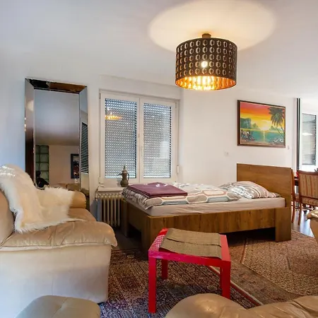 Bronia 3 Bedroom & Free Parking *