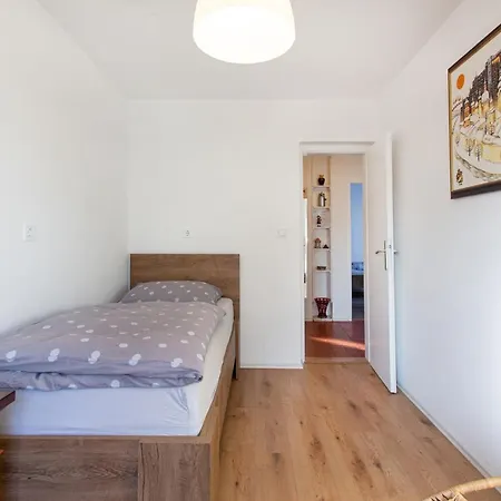 Bronia 3 Bedroom & Free Parking