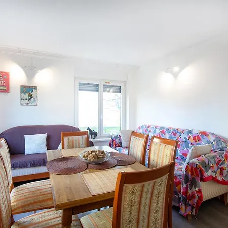 Bronia 3 Bedroom & Free Parking Apartman *