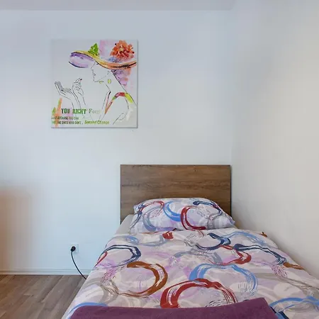 Bronia 3 Bedroom & Free Parking