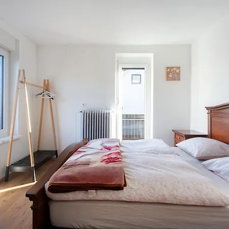 Bronia 3 Bedroom & Free Parking