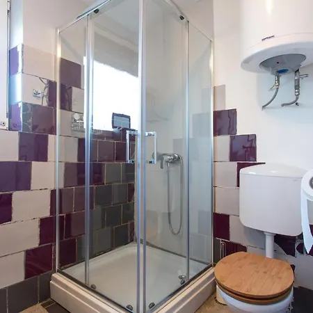 Bronia 3 Bedroom & Free Parking Appartamento *